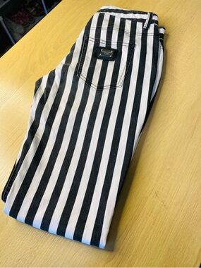 🛍️Dolce & Gabbana Authentic Black and White Vertical Stripe Slim Jeans